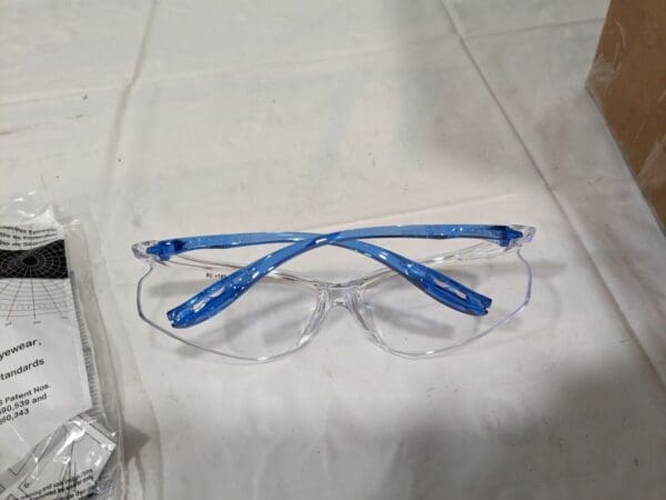 3M Safety Glasses 17pk Scratch-Resistant Polycarbonate Clear 7000052872172