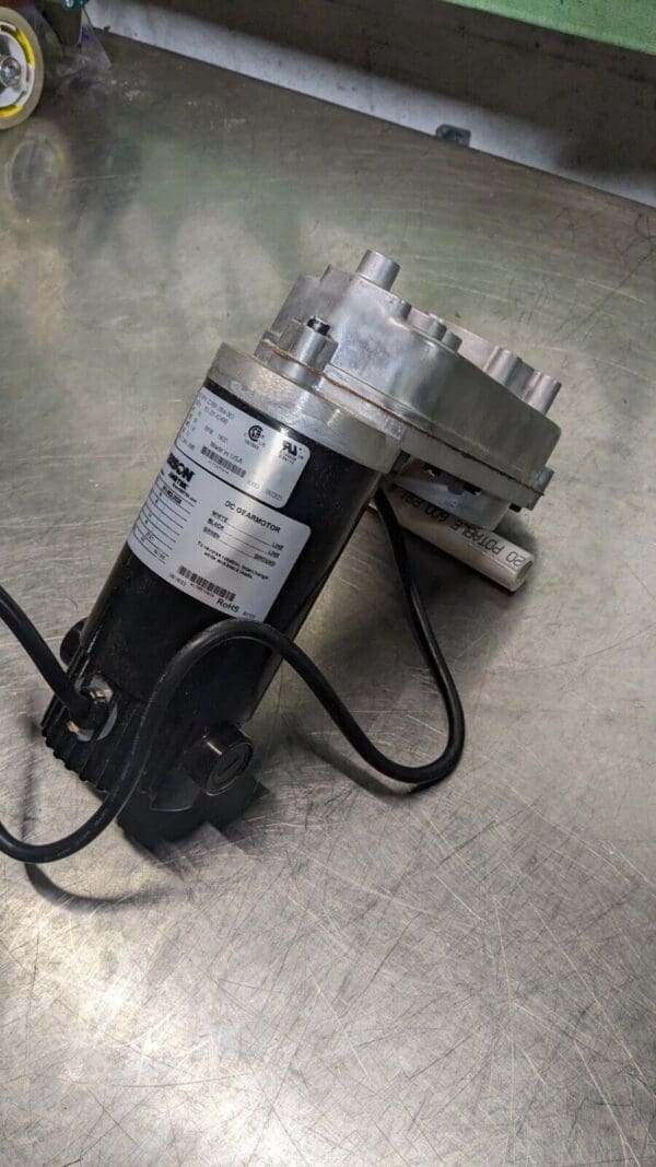 BISON GEAR 1/8 hp Parallel Gear Motor 90VDC 011-562-2028