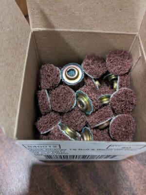 Standard Abrasives case of 500 Quick Change Buff and Blend GP Discs 840012