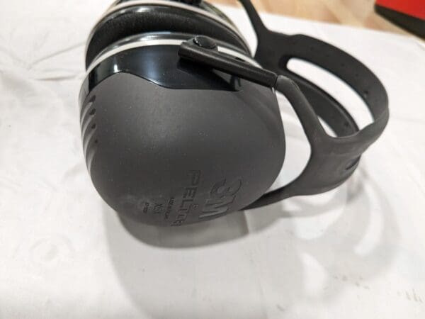 3M Earmuffs: Listen-Only, 31 dB NRR Behind the Neck 7000104074