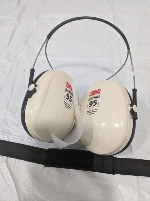 3M Earmuffs Behind the Neck, 21 dB NRR Under the Chin Foam Cushion 7000009666