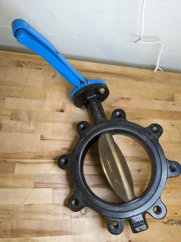 Legend Valve 8″ Lug Type Butterfly Valve w/ Lever Handle 116-607 Damaged