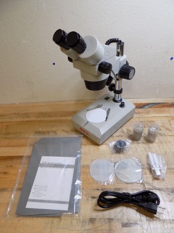 SPI Deluxe Stereo Microscope 6.5x - 45x Mag. Binocular Lens 12-504-7 Broken Lamp