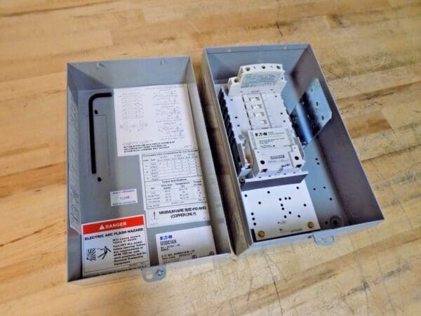 Eaton/Cutler NonCombo Elec Held Light Contactor 110/120 30AMP 3Pole ECL03C2A3A