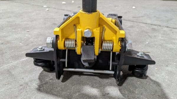 OMEGA LIFT 3.5 Ton Cap Low Profile Hydraulic Service Floor Jack Parts/Repair