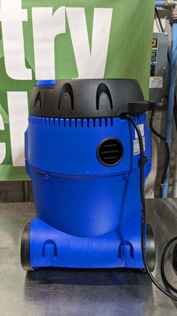 NILFISK Wet/Dry Vacuum: Electric 6.0 gal 8.3 Amp Washable 107406622