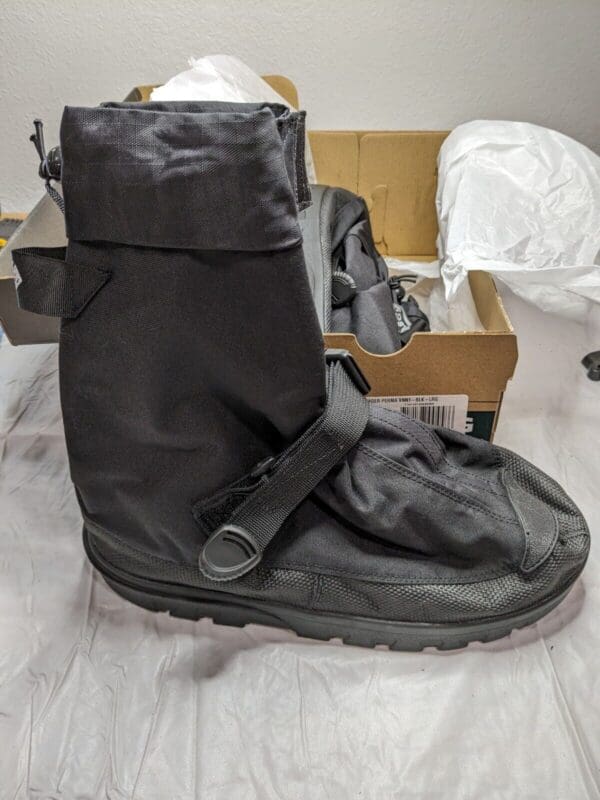 NEOS Work Overshoes Mens Voyager Mid Hook and Loop Black Sz Large VNN1-L