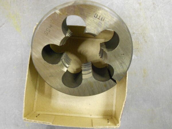 DTC 1-3/8" - 6 Hss Adjustable Round Split Dies 3" O.d. Unc Qty. 1 1.3/8nc6