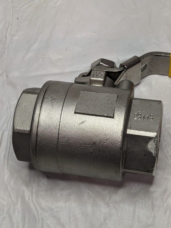 LEGEND VALVE Standard Manual Ball Valve: 1-1/2″ Pipe, Full Port 113-147