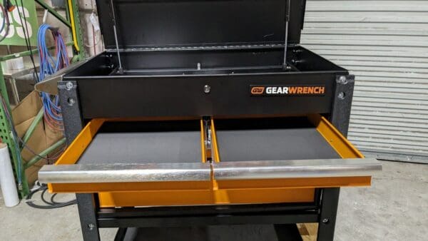 GEARWRENCH 32″ Wide x 42″ High x 21″ Deep, 4 Drawer Tool Cart 650 Lb Cap Damaged