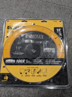 DEWALT Wet & Dry Cut Saw Blade: 14″ Dia, 1″ Arbor Hole, 20 Teeth DW8500