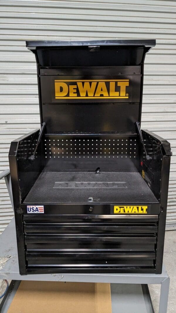 DEWALT Tool Chest 4 Drawers 18″ x 24″x 26″ 400 lb Capacity Steel Black Damaged