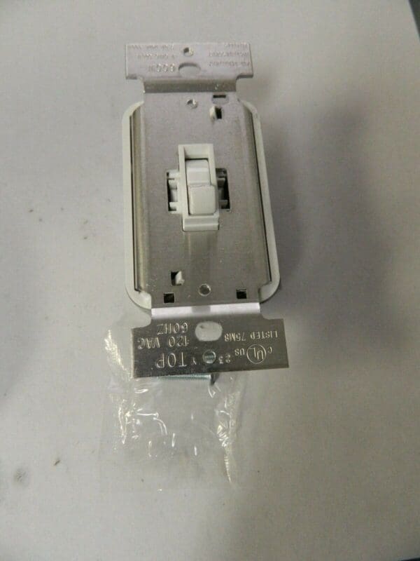 PASS & SEYMOUR - TOggle Dimmer 600W 3W White QTY 3 T603-W