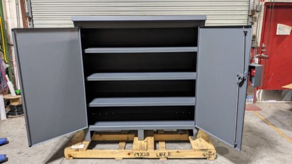 DURHAM Locking Steel Storage Cabinet 60″ Wide 24″ Deep 60″ High 3 Shelf Damaged