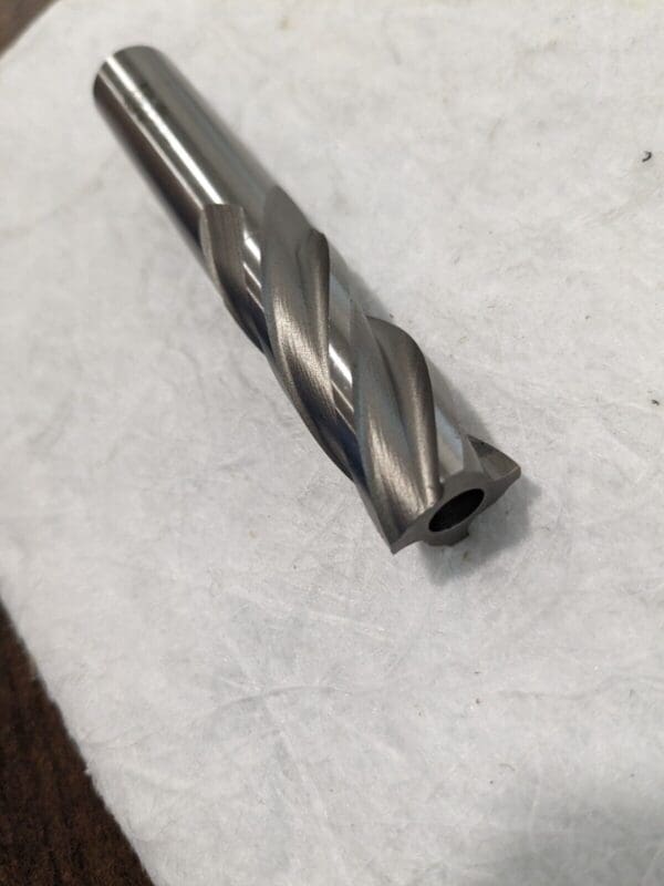 REGAL CUTTING TOOLS Square End Mill: 41/64″ Dia, 1-5/8″ LOC, 4 Fl HSS 050237AM