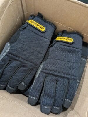 YOUNGSTOWN 6pk Work Gloves: Size M Fleece Lined FleeceCold Condition 03-3450-80