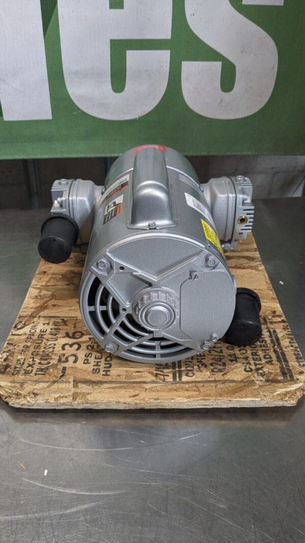 GAST 1/3 hp 2.4 CFM 100 Max psi Piston Compressor Pump 12 VDC Damaged