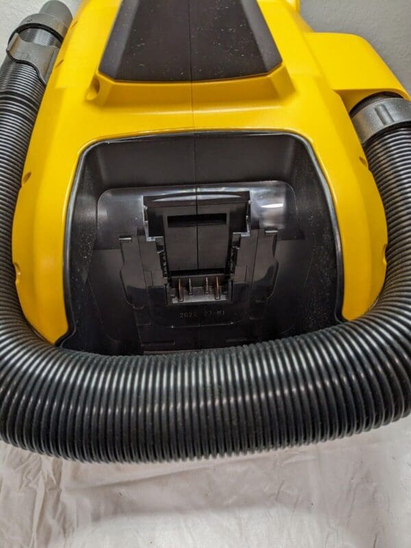 DEWALT Wet/Dry Vacuum 2.0 gal Washable Wet/Dry, Plastic Tank DCV580H TOOL ONLY