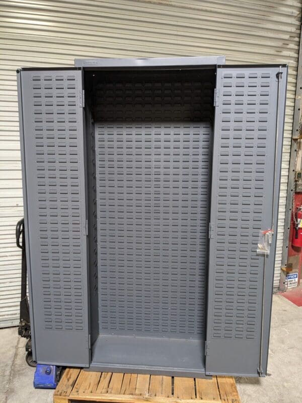 Durham Lockable Storage Cabinet w/ Bins 84" H. x 36" W. x 24" D. 2603-156B-95