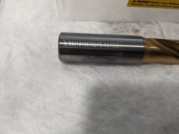 KENNAMETAL Screw Machine Length Drill Bit 21/32″ Dia 140 deg Point 4150367