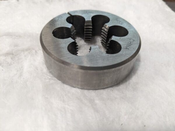 Round Die: 1-1/16-12, HSS 315-1411