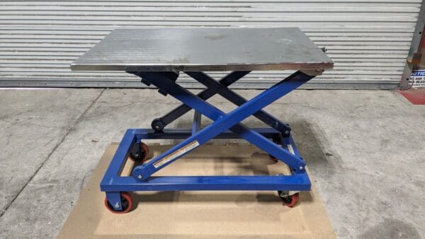 Vestil Mechanical Scissor Lift Cart 660 lb Cap 37 x 23" Platform 18 - 39.5″ Lift