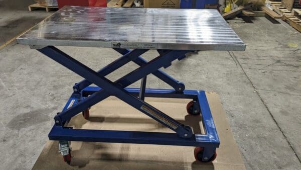 Vestil Mechanical Scissor Lift Cart 660 lb Cap 37 x 23" Platform 18 - 39.5″ Lift