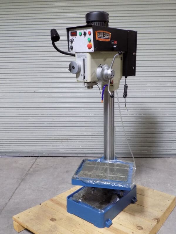 Baileigh Variable Speed Floor Drill Press 4MT 2 HP 220v 1 Ph DP-1500VS Damaged