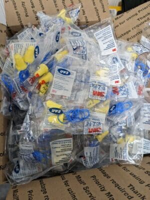 3M Earplugs: 28 dB, Foam, Bell, Roll Down, Approx. 200 Pairs 7100007118