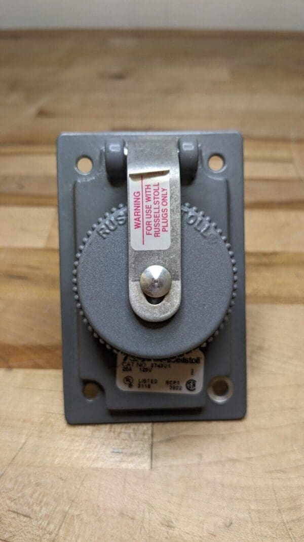 Thomas&Betts RussellStoll 3743U1 125V 20A 2W/3P Receptacle Outlet FS/FD