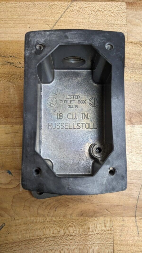 Thomas&Betts RussellStoll 3743U1 125V 20A 2W/3P Receptacle Outlet FS/FD