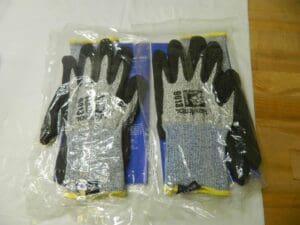 9013-S/7 9000 Series Cut Resistant Gloves size sm 2 pairs Level A8 HEXAR-9013-SM