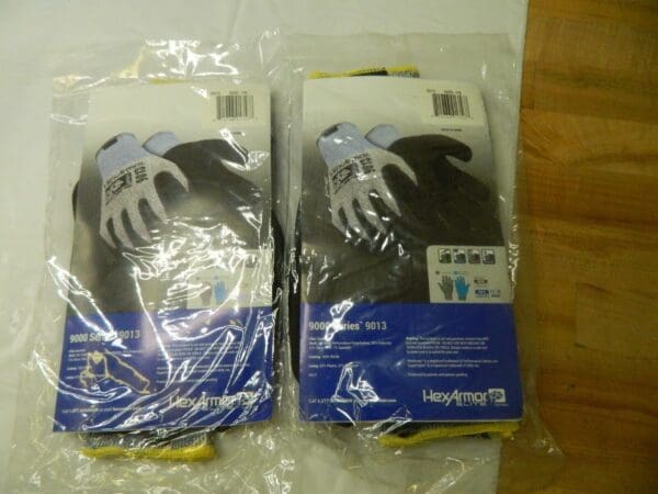 9013-S/7 9000 Series Cut Resistant Gloves size sm 2 pairs Level A8 HEXAR-9013-SM