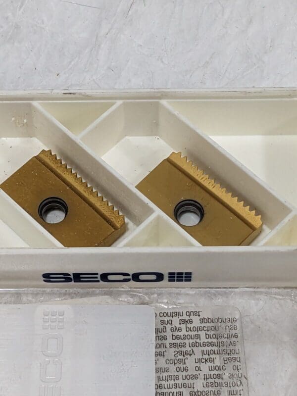 SECO 25NM16UN CP500 Carbide Thread Mill Insert Qty 2 02445913