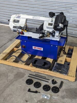 Vectrax Metal Cutting Bandsaw 7 x 12 Capacity 4-Speed 90 - 255 FPM 3/4 HP 115v