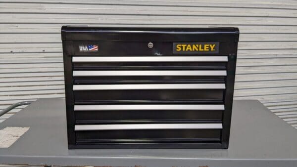 DEWALT Tool Chest 5 Drawers 16 x 19-3/4 x 26 275lb Cap Steel STST22657BK Damaged