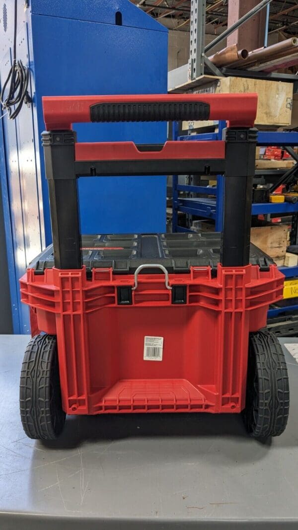 MILWAUKEE TOOL Metal Plastic & Rubber Tool Roller Cabinet 48-22-8426