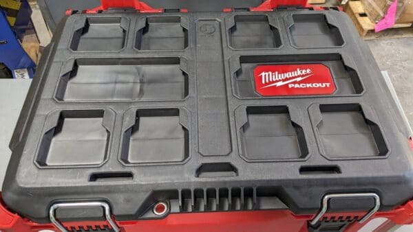 MILWAUKEE TOOL Metal Plastic & Rubber Tool Roller Cabinet 48-22-8426 Incomplete