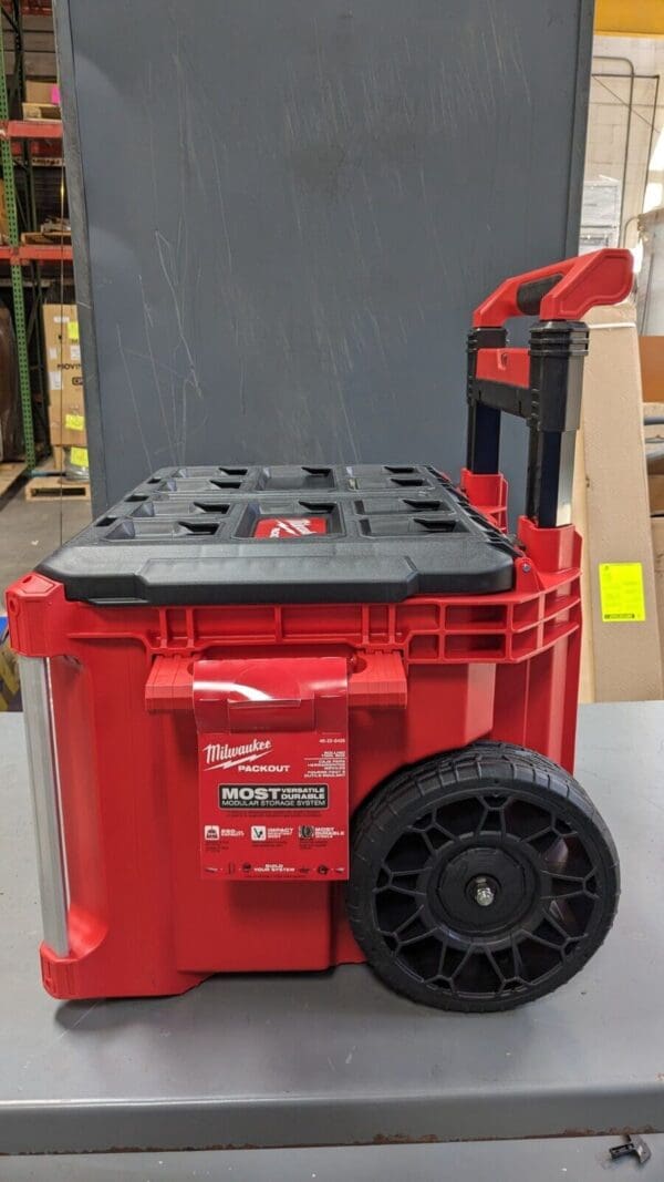 MILWAUKEE TOOL Metal Plastic & Rubber Tool Roller Cabinet 48-22-8426 Incomplete