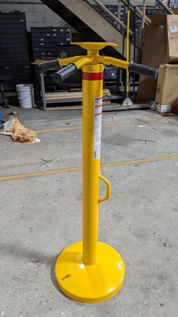 Vestil Trailer Jack, 50,000-Lb. Capacity, Model# SJ-35 Damage