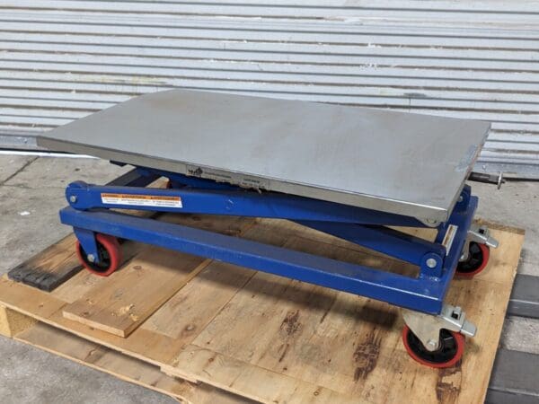 Vestil Mechanical Scissor Lift Cart 660 lb. Cap. 37" x 23" Platform CART-660-M