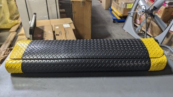 PRO-SAFE Anti-Fatigue Mat 8' x 4' x 9/16 Vinyl Beveled Edges 3906509034x8