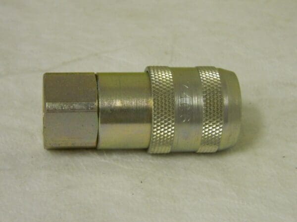 Parker Valved Hydraulic Hose Fitting Coupling 3/8" Steel 74C6-6F