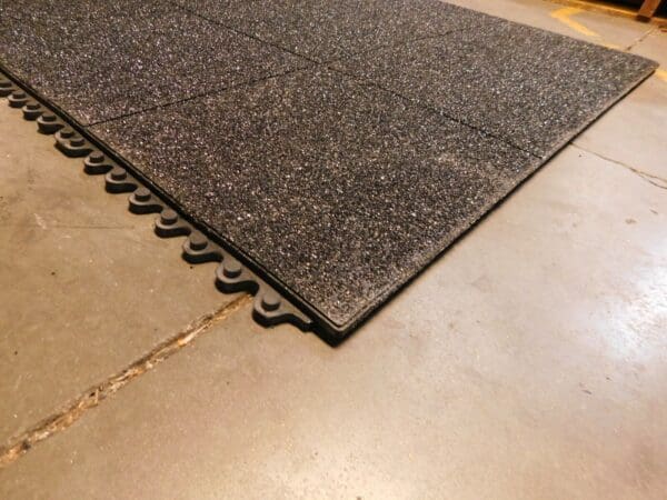 Wearwell Anti-Fatigue Modular Matting Tiles 3' x 3' x 5/8" Thick 574.58X3X3NBRBK