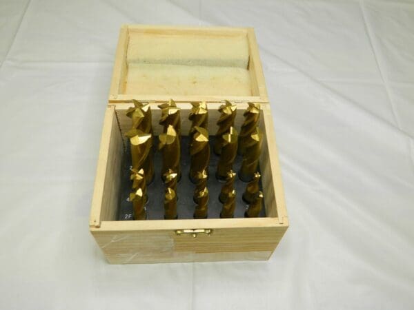 MHC Square End Mill Set 3/16" to 3/4″, 2 & 4 Flute 320-0000 DAMAGED CASE