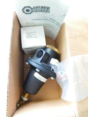 Coilhose Pneumatics Cast Aluminum Regulator w/Gauge 1/2 NPT 0 to 60 PSI 8804GL