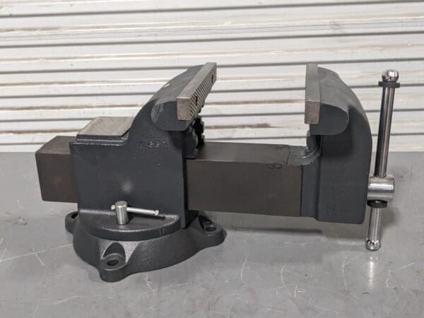 Wilton Workshop Bench Vise w/ Swivel Base 8" Jaw Width 8" Opening Capacity 63304