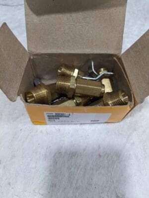 PARKER 1/2" Pipe, Male Pipe Drain Cock & Shutoff Valve Qty 6 XDC601-8