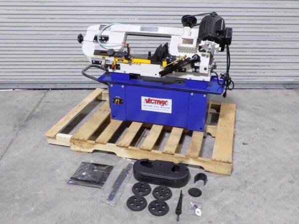 Vectrax 7 x 12 Metal Cutting Bandsaw 4-Speed 90 - 255 Ft/min 3/4 HP 115/230v