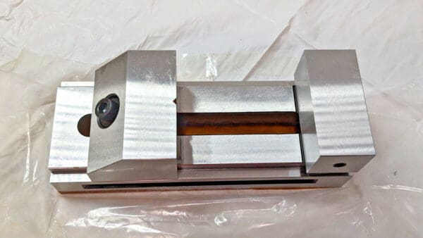 Toolmaker's Vise 9-1/4" OAL x 3.3" OAHx 4-7/8" Jaw Opening Capacity 1428-9235